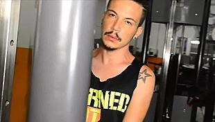 Personal trainer sucks client in the gym