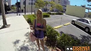 สาวบลอนด์สมัครเล่นขย่มควยแลกเงินชวนเด็ดขย่มแลกเงิน