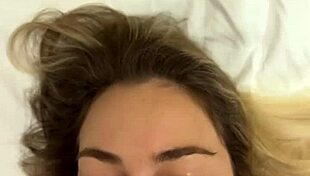 Rázza a farkát ennek a gyönyörű csajnak, csábítja, míg el nem él a szájában