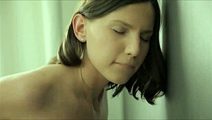 lesbian babes fuck pussy with dildo.