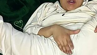 Colombian Housewife Uses Dildo for Squirting in Homemade Video