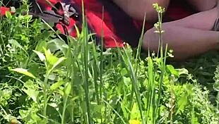 Bos curi keluar kongkek setiausaha muda 18+ di udara terbuka