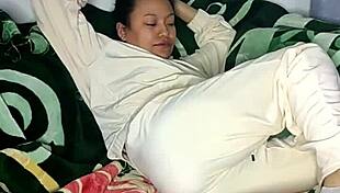 Colombian Housewife Uses Dildo for Squirting in Homemade Video