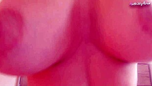 בלונדינית שדנית זונה מוצצת ורוכבת עליי לקרימפיי בוקר.