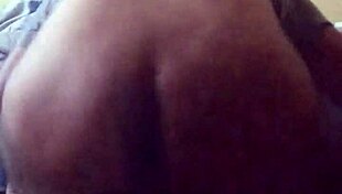 En 4 Patas Esta Culona Saca Unas Nalgas