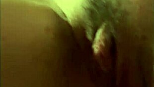 Greluda Maravilhosa Dripping Wet and Horny for Wild Clit Play