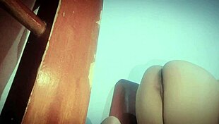 African american girl shows off big booty in amateur video