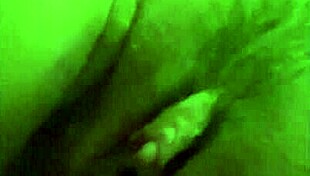 Greluda Maravilhosa Dripping Wet and Horny for Wild Clit Play