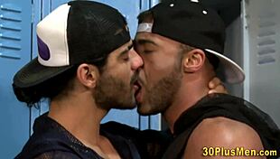 Gay amateur gets facialized?