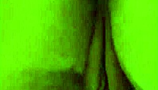 Greluda Maravilhosa Dripping Wet and Horny for Wild Clit Play