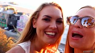 lesbo fun with cosima and roxy