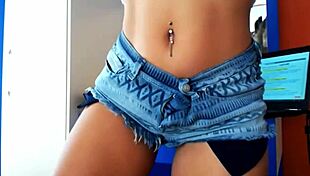 daisy jeans with ass shaking and worshiping in stylish denim