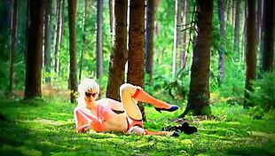 Shemale In The Forest With Toys And Oral