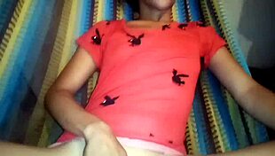 Madrastra Quiere Tener Orgasmo A Chorro Y Se Viene En Orgasmo