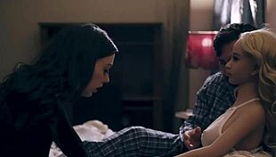 Whitney Wright Makes Out With Sex Doll While Getting Drilled