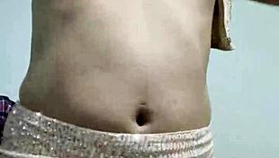 travesti masturbating richly