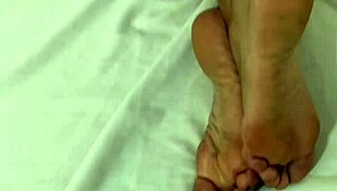 Anime Girl Gets Detailed Sensual Hentai Massage