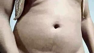 travesti masturbating richly