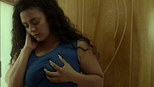 Hot stepsister with big ass seduces Peruvian in doggystyle