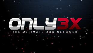 slender teen lina luxa plays with her glass dildo in this solo session