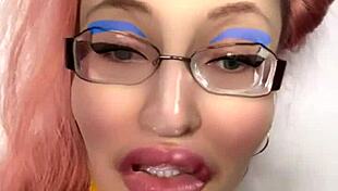 Бъди честен, подчини се на Богинята с очила за доминиране