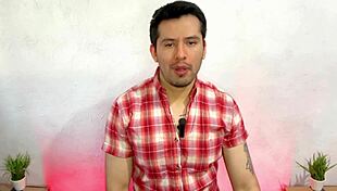 Straight amigo lets gay friend suck his 23cm cock