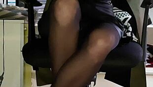 Alicia Shows Off Her Upskirt