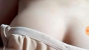 teen girl in 2k video