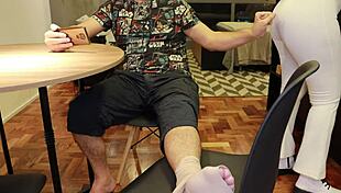 Juliacarioca in white leggings, showing off huge tanned ass. Anyone wanna join me?