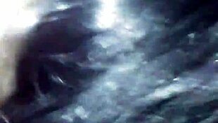 Dayzee смуче кур силно за интензивно домашно действие