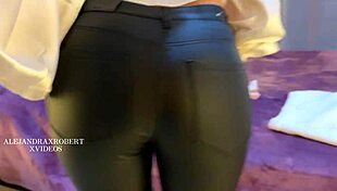 Hermanastro Huele Mis Bragas Ven Y Follame