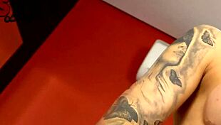 Bathing Shemale Jerks Off Solo In The Tub!