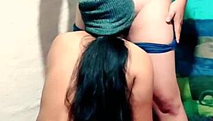 Rica Mamada Mostrando Su Culote En Tanga