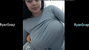 rosasweet02 shows big tits on webcam