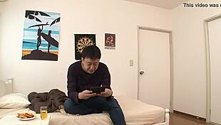 目覚めたら可愛いアジア美女が激しく騎乗位でイカせてくれた！