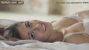 i give footjob then pussylick with errors