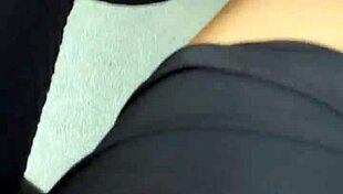 Harassing the mature big-ass milf in lima streets!