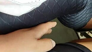 Harassing the mature big-ass milf in lima streets!