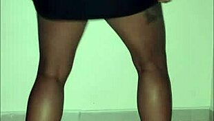 lets see how to penetrate this homemade girl