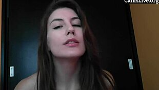 Juicy pussy masturbation on camshow!