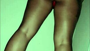 lets see how to penetrate this homemade girl