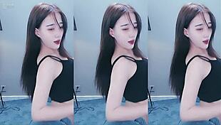 Sexy Chinese Girl Dancing and Shaking Her Horny Pussy