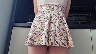 Latina Fetish Babe Masturbates Her Pussy Without Panties On