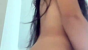 Dancing naked showing open ass and pussy with big ass twerking