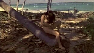 Dark Lantern освобождава Dragonfly в дива ретро плажна акция.