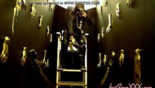 Watch Lexi Amor shake her ebony ass for you?