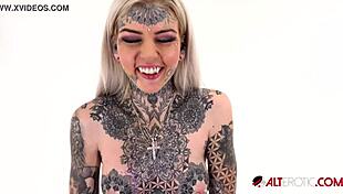 Tattooed Amber Luke Rides Tremor First!