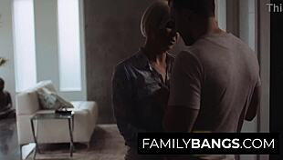 Hé stiefzoon, ik wil je lading op mijn gezicht nu