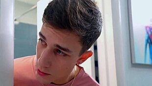 Stepmoms big date: Parker Ambrose blows Sadie Holmes 😏