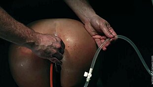 奈亚德第三部：极端肛交玩具玩法